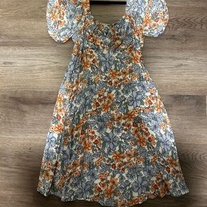 Francesca’s bubble sleeve floral dress